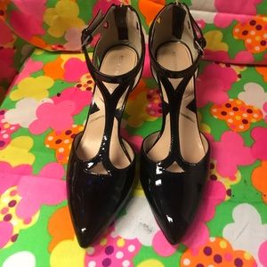 ✨Sexy✨T-Strap Heel in Black Patent Leather
